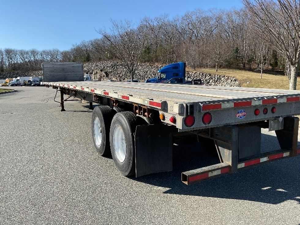 Flatbed Trailer-Semi Trailers-Utility-2016-Trailer-Fitchburg-MA-372,820\n\t\tmiles-$ 24,750 - Image 3