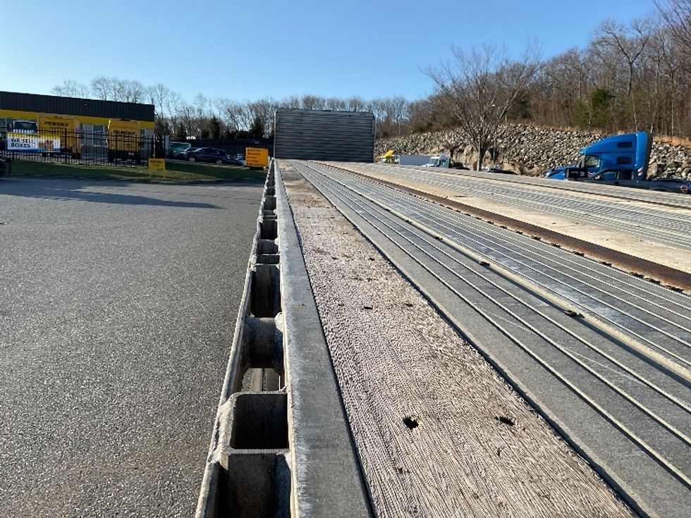 Flatbed Trailer-Semi Trailers-Utility-2016-Trailer-Pennsauken-NJ-210,259\n\t\tmiles-$ 24,750 - Image 9