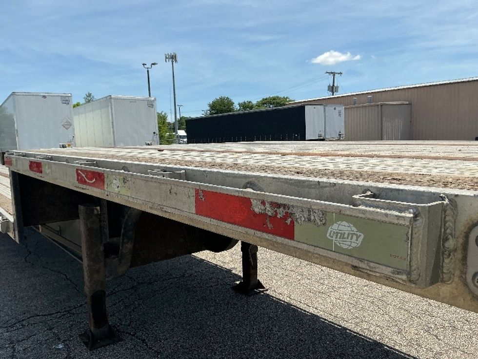 Flatbed Trailer-Semi Trailers-Utility-2017-Trailer-Elkhart-IN-133,122\n\t\tmiles-$ 34,000 - Image 10
