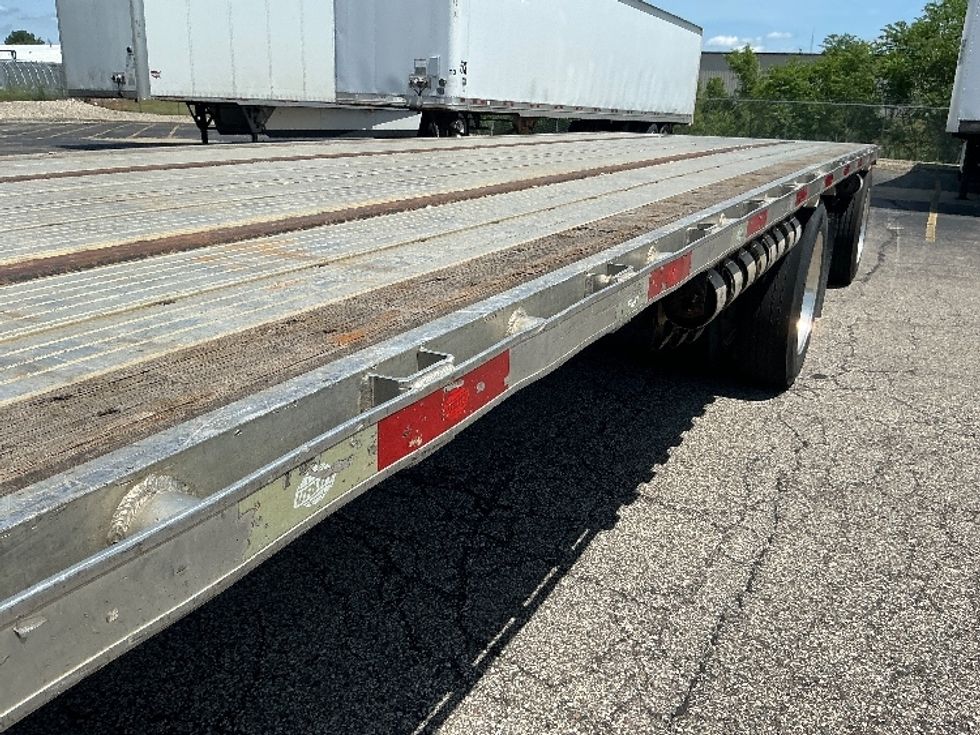 Flatbed Trailer-Semi Trailers-Utility-2017-Trailer-Elkhart-IN-133,122\n\t\tmiles-$ 34,000 - Image 12