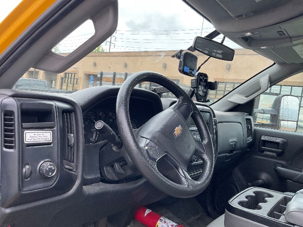 Flatbed Truck-Light and Medium Duty Trucks-Chevrolet-2021-SILVERAD-Fontana-CA-121,231\n\t\tmiles-$ 59,000 - Image 17