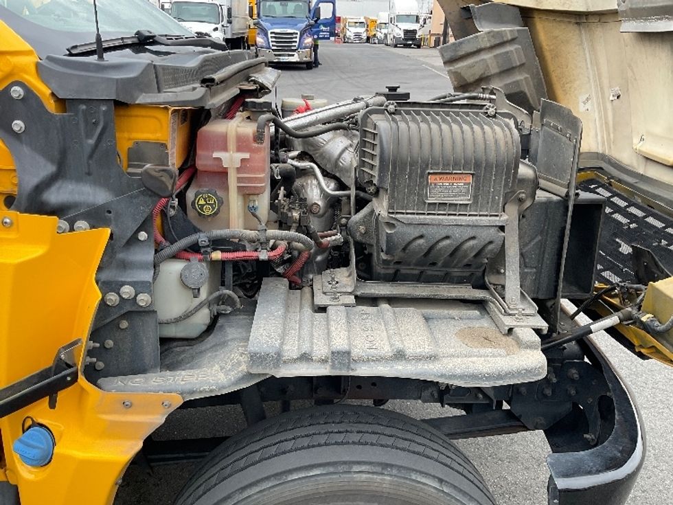 Flatbed Truck-Light and Medium Duty Trucks-Chevrolet-2021-SILVERAD-Fontana-CA-121,231\n\t\tmiles-$ 59,000 - Image 23