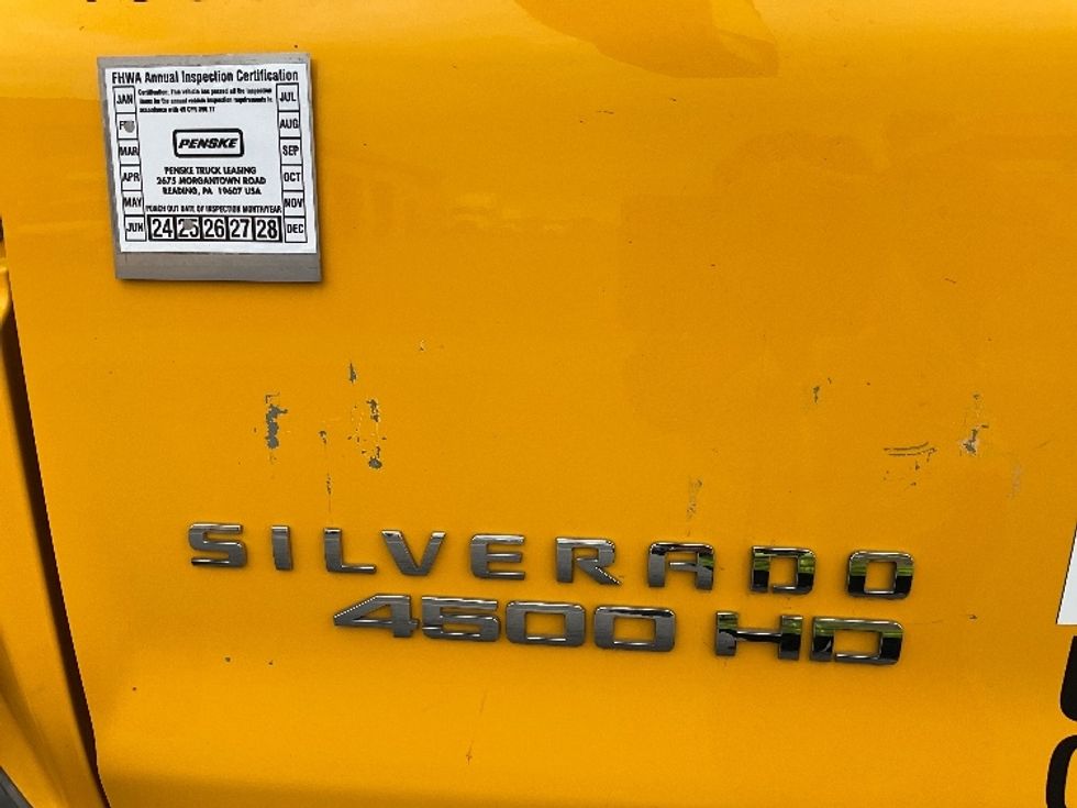 Flatbed Truck-Light and Medium Duty Trucks-Chevrolet-2021-SILVERAD-Fontana-CA-121,231\n\t\tmiles-$ 59,000 - Image 28