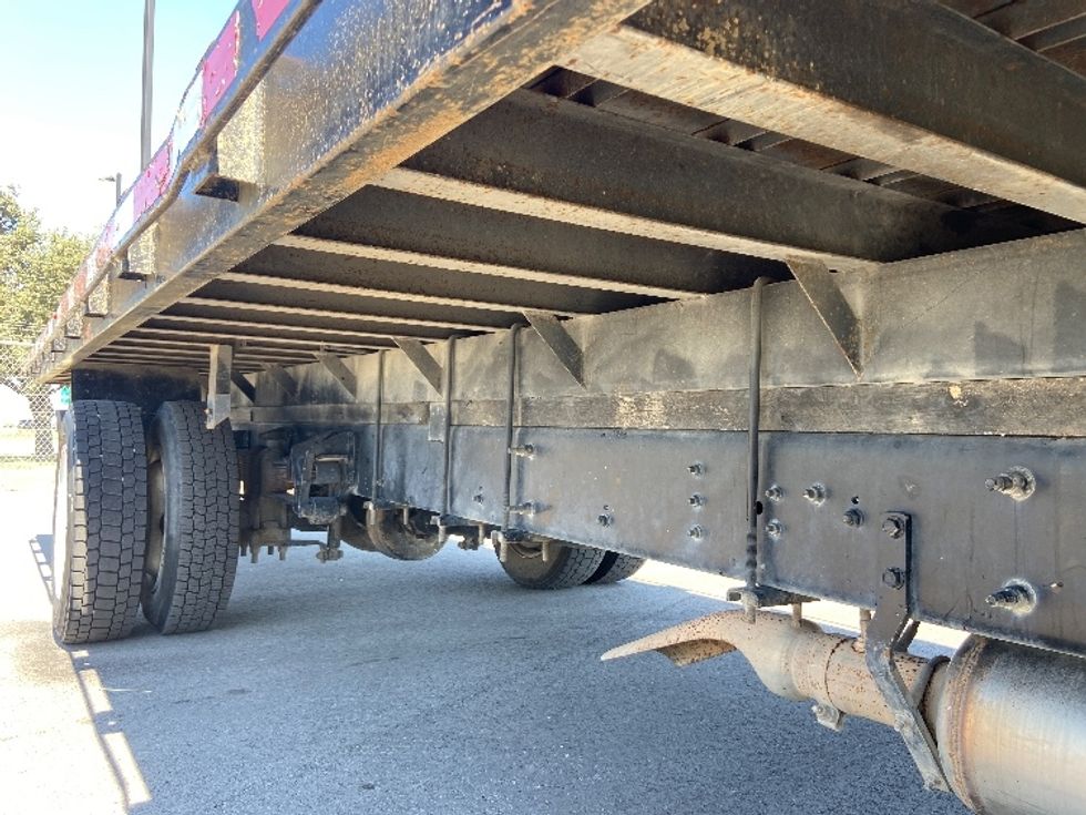 Flatbed Truck-Light and Medium Duty Trucks-Chevrolet-2021-SILVERAD-San Antonio-TX-136,151\n\t\tmiles-$ 36,000 - Image 10