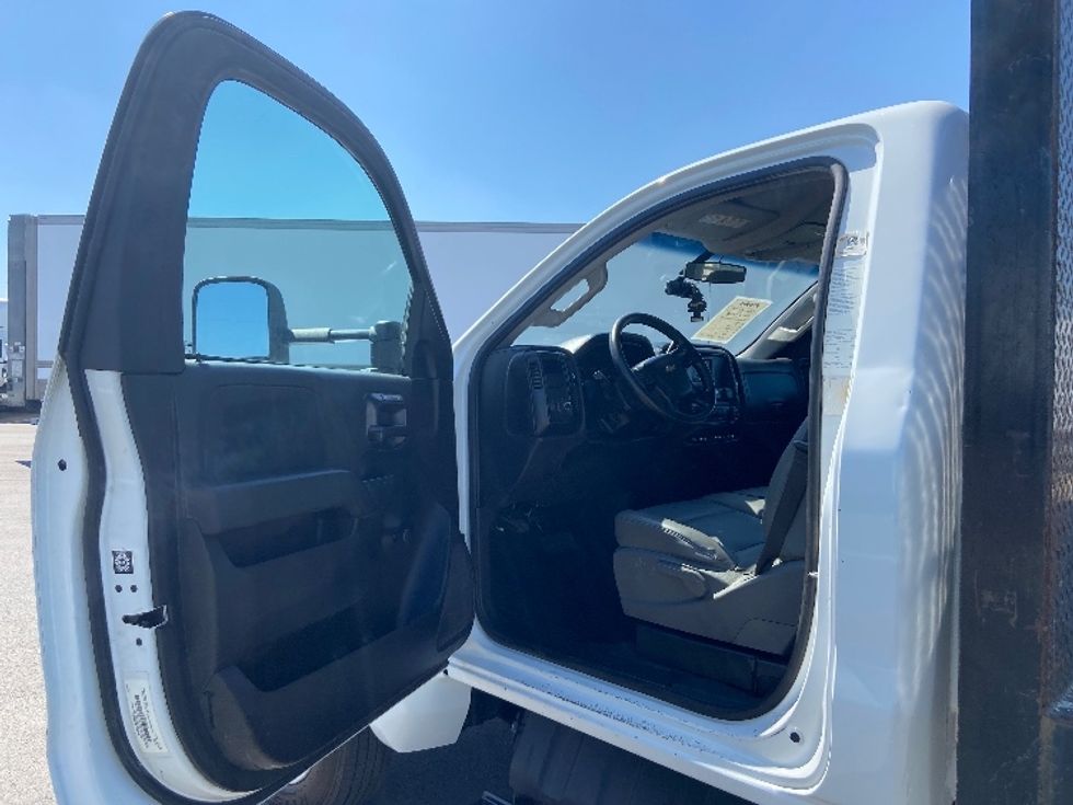 Flatbed Truck-Light and Medium Duty Trucks-Chevrolet-2021-SILVERAD-San Antonio-TX-136,151\n\t\tmiles-$ 36,000 - Image 12