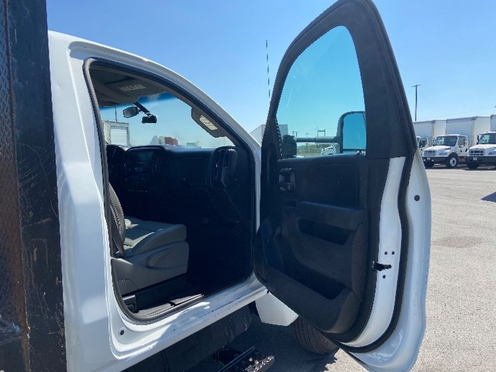 Flatbed Truck-Light and Medium Duty Trucks-Chevrolet-2021-SILVERAD-San Antonio-TX-136,151\n\t\tmiles-$ 36,000 - Image 16