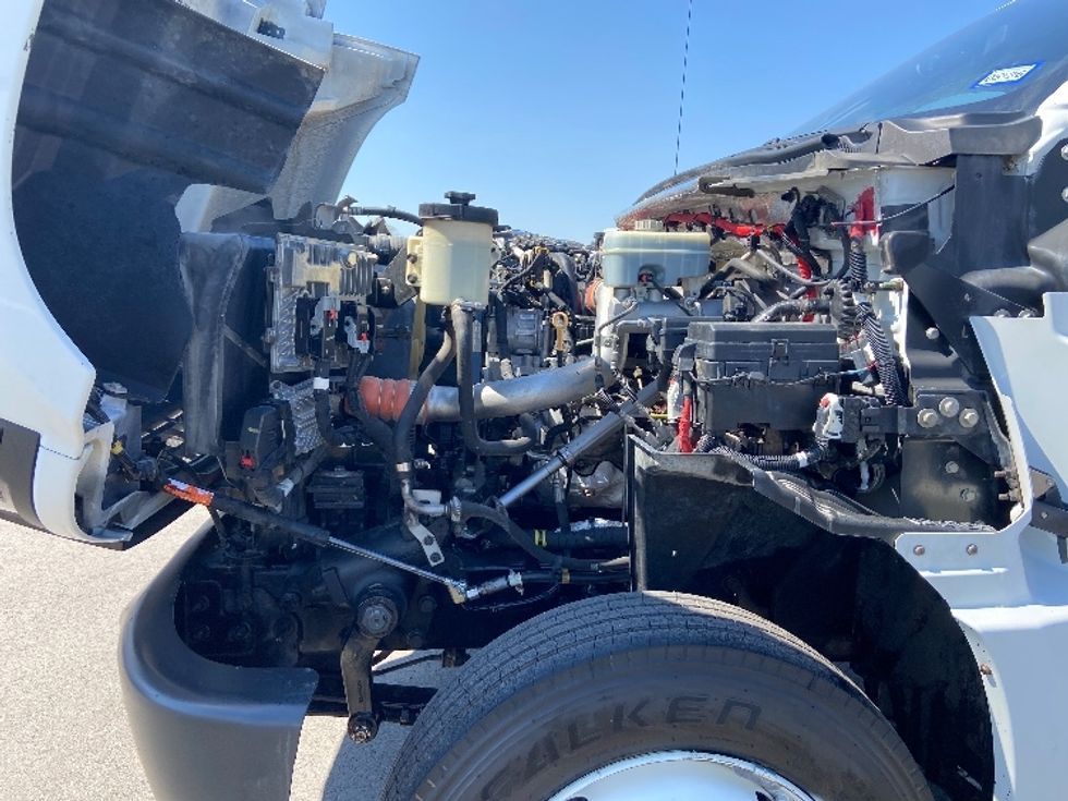 Flatbed Truck-Light and Medium Duty Trucks-Chevrolet-2021-SILVERAD-San Antonio-TX-136,151\n\t\tmiles-$ 36,000 - Image 20