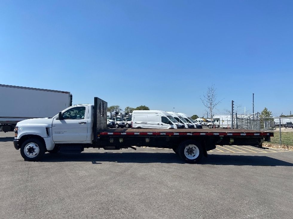 Flatbed Truck-Light and Medium Duty Trucks-Chevrolet-2021-SILVERAD-San Antonio-TX-136,151\n\t\tmiles-$ 36,000 - Image 4