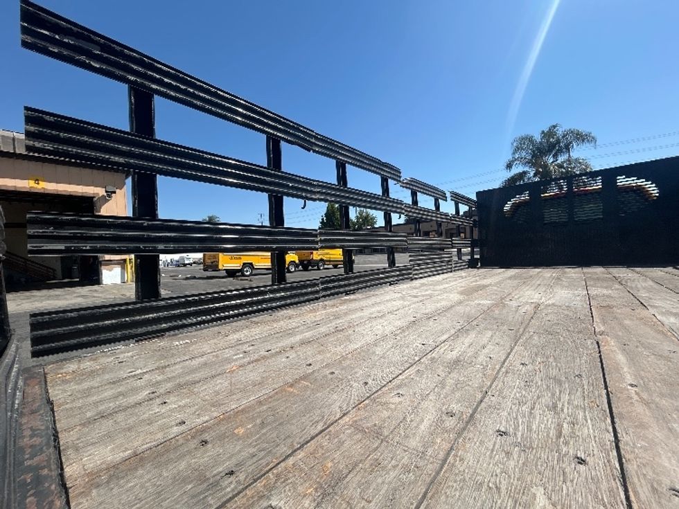 Flatbed Truck-Light and Medium Duty Trucks-Chevrolet-2021-SILVERAD-Torrance-CA-165,666\n\t\tmiles-$ 27,250 - Image 11