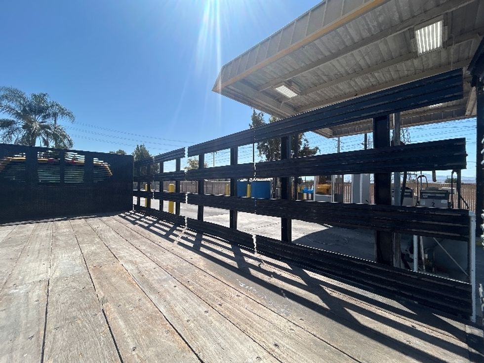 Flatbed Truck-Light and Medium Duty Trucks-Chevrolet-2021-SILVERAD-Torrance-CA-165,666\n\t\tmiles-$ 27,250 - Image 12