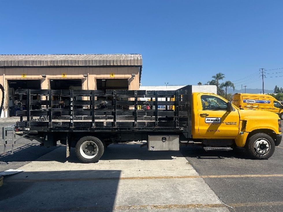 Flatbed Truck-Light and Medium Duty Trucks-Chevrolet-2021-SILVERAD-Torrance-CA-165,666\n\t\tmiles-$ 27,250 - Image 15