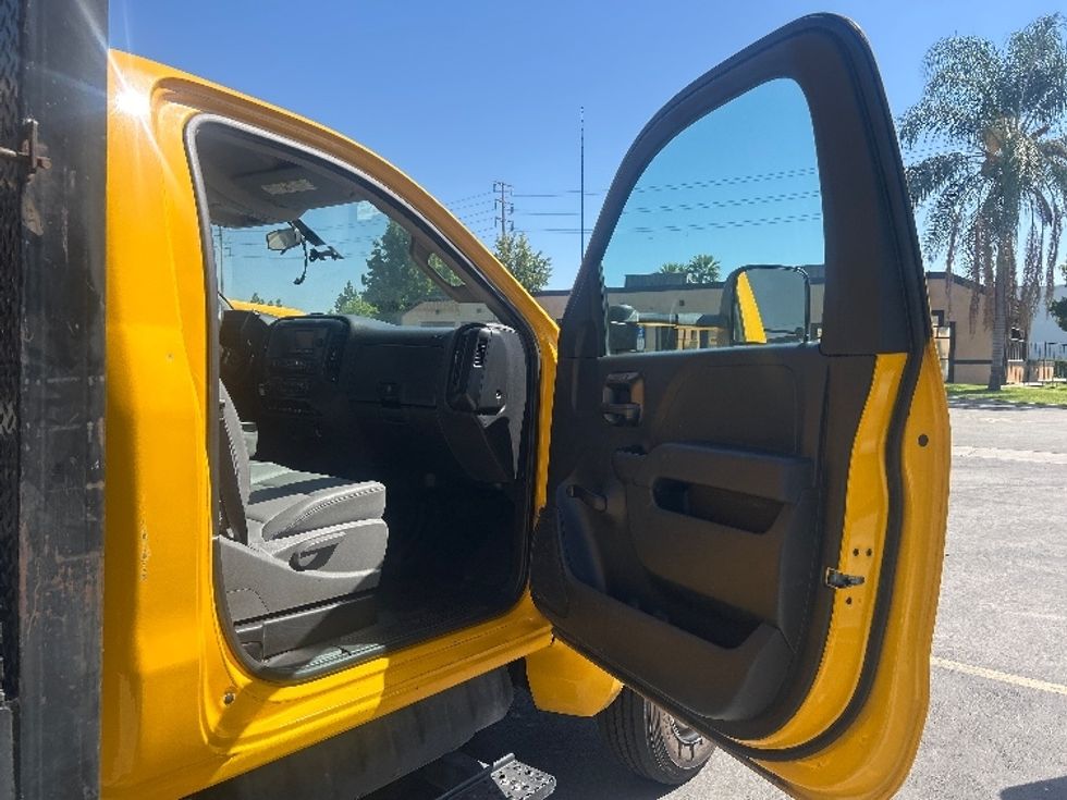 Flatbed Truck-Light and Medium Duty Trucks-Chevrolet-2021-SILVERAD-Torrance-CA-165,666\n\t\tmiles-$ 27,250 - Image 20