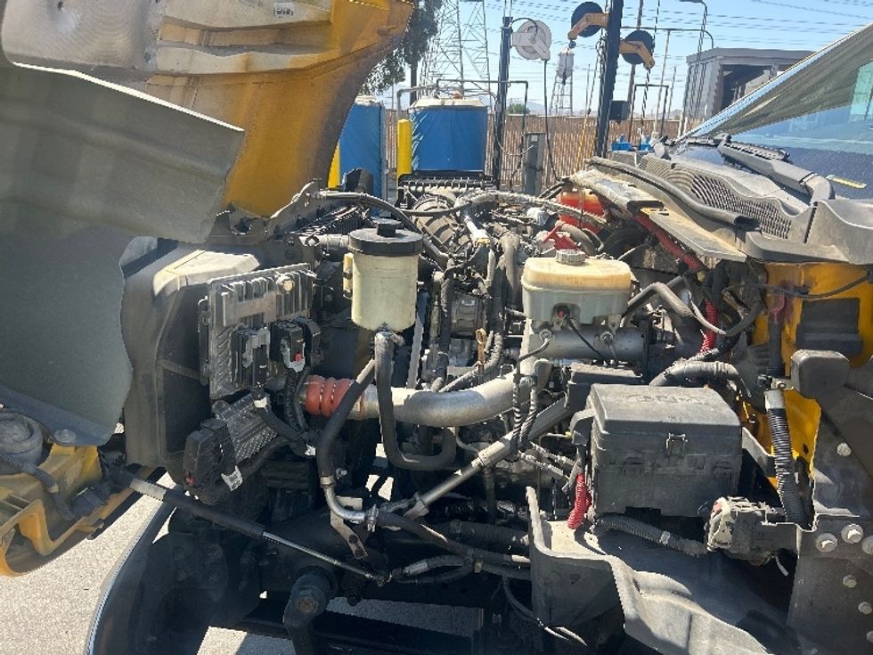 Flatbed Truck-Light and Medium Duty Trucks-Chevrolet-2021-SILVERAD-Torrance-CA-165,666\n\t\tmiles-$ 27,250 - Image 24