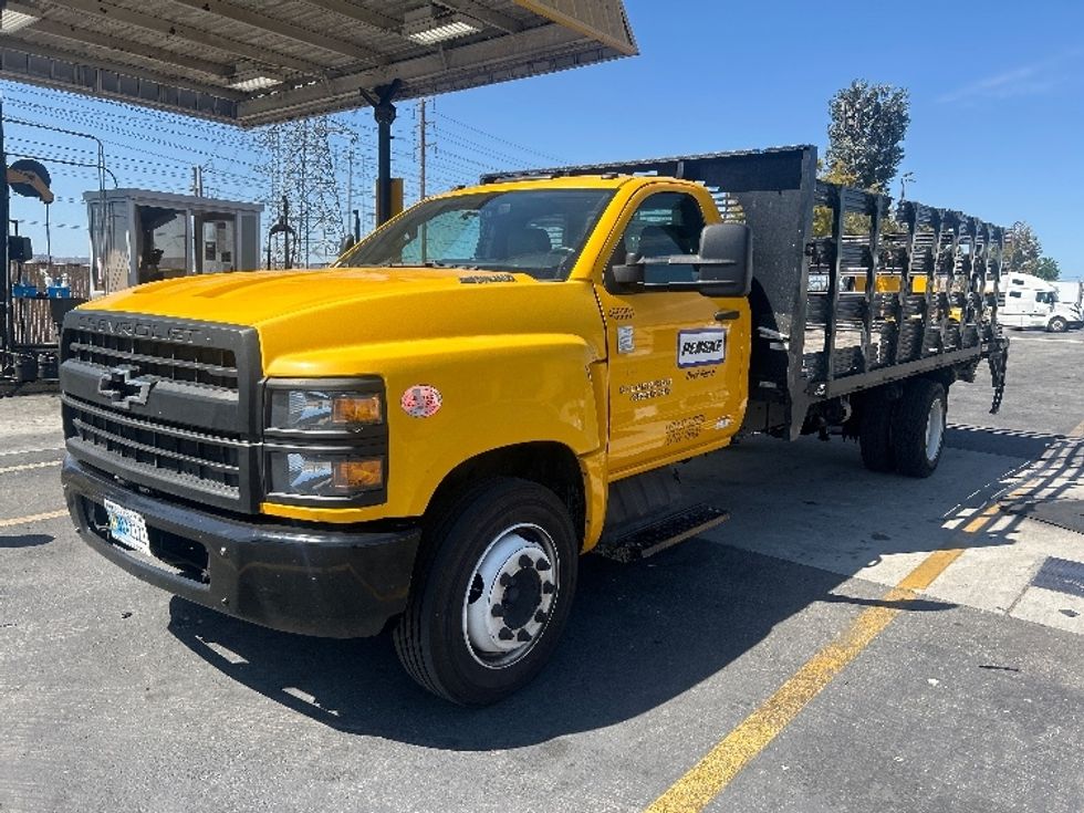 Flatbed Truck-Light and Medium Duty Trucks-Chevrolet-2021-SILVERAD-Torrance-CA-165,666\n\t\tmiles-$ 27,250 - Image 3