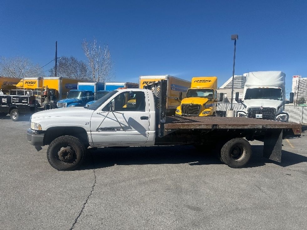Flatbed Truck-Light and Medium Duty Trucks-Dodge-2000-RAM-Sparks-NV-179,838\n\t\tmiles-$ 8,000 - Image 4