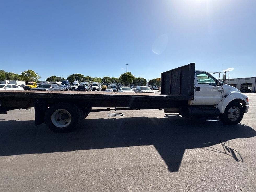 Flatbed Truck-Light and Medium Duty Trucks-Ford-2007-F650-Medley-FL-279,363\n\t\tmiles-$ 6,000 - Image 10