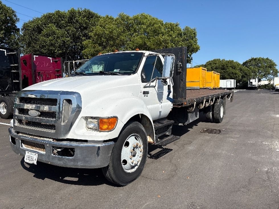 Flatbed Truck-Light and Medium Duty Trucks-Ford-2007-F650-Medley-FL-279,363\n\t\tmiles-$ 6,000 - Image 3