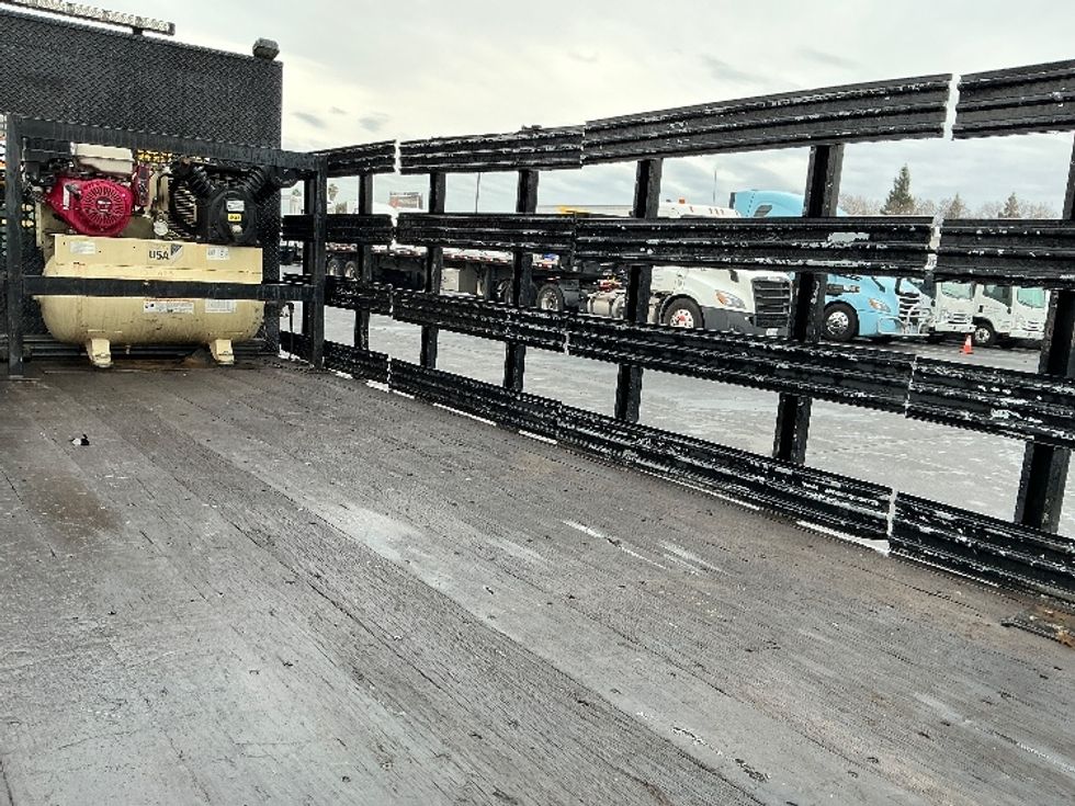 Flatbed Truck-Light and Medium Duty Trucks-Ford-2012-F450-Sacramento-CA-113,677\n\t\tmiles-$ 33,000 - Image 12