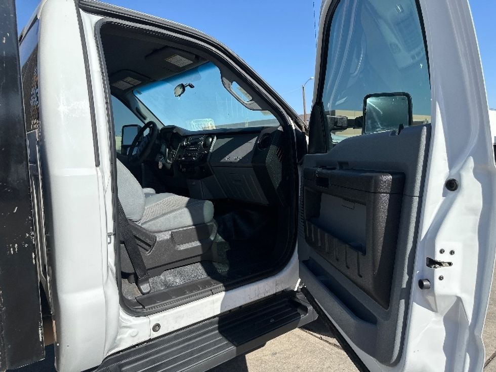 Flatbed Truck-Light and Medium Duty Trucks-Ford-2013-F550-Phoenix-AZ-171,842\n\t\tmiles-$ 25,750 - Image 16