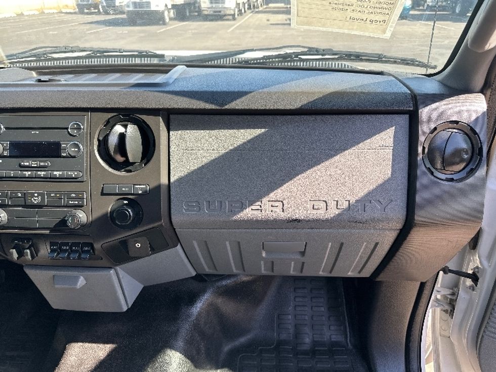 Flatbed Truck-Light and Medium Duty Trucks-Ford-2013-F550-Phoenix-AZ-171,842\n\t\tmiles-$ 25,750 - Image 17