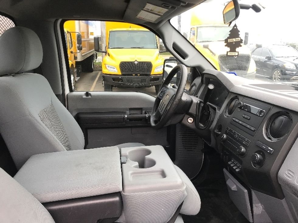 Flatbed Truck-Light and Medium Duty Trucks-Ford-2016-F550-Houston-TX-94,570\n\t\tmiles-$ 33,500 - Image 22