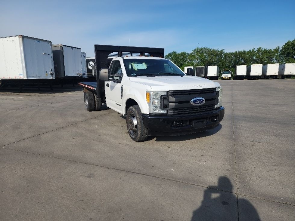 Flatbed Truck-Light and Medium Duty Trucks-Ford-2017-F350-Elkhart-IN-186,411\n\t\tmiles-$ 37,250 - Image 1