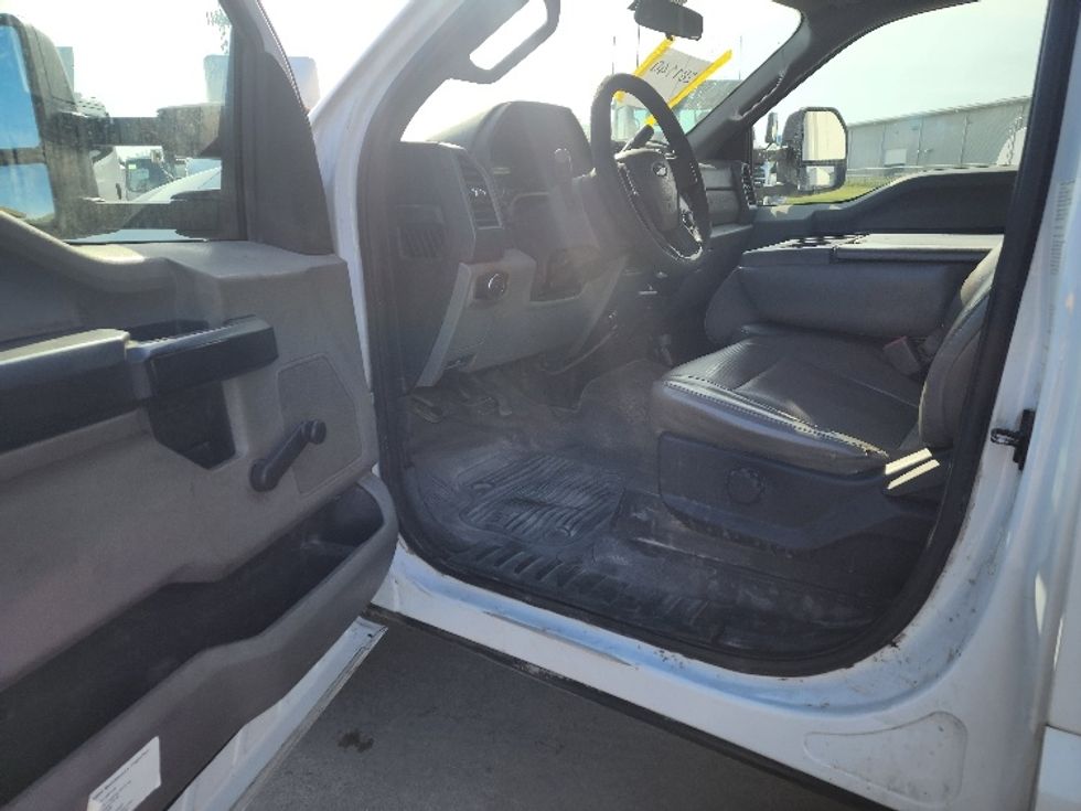 Flatbed Truck-Light and Medium Duty Trucks-Ford-2017-F350-Elkhart-IN-186,411\n\t\tmiles-$ 37,250 - Image 12