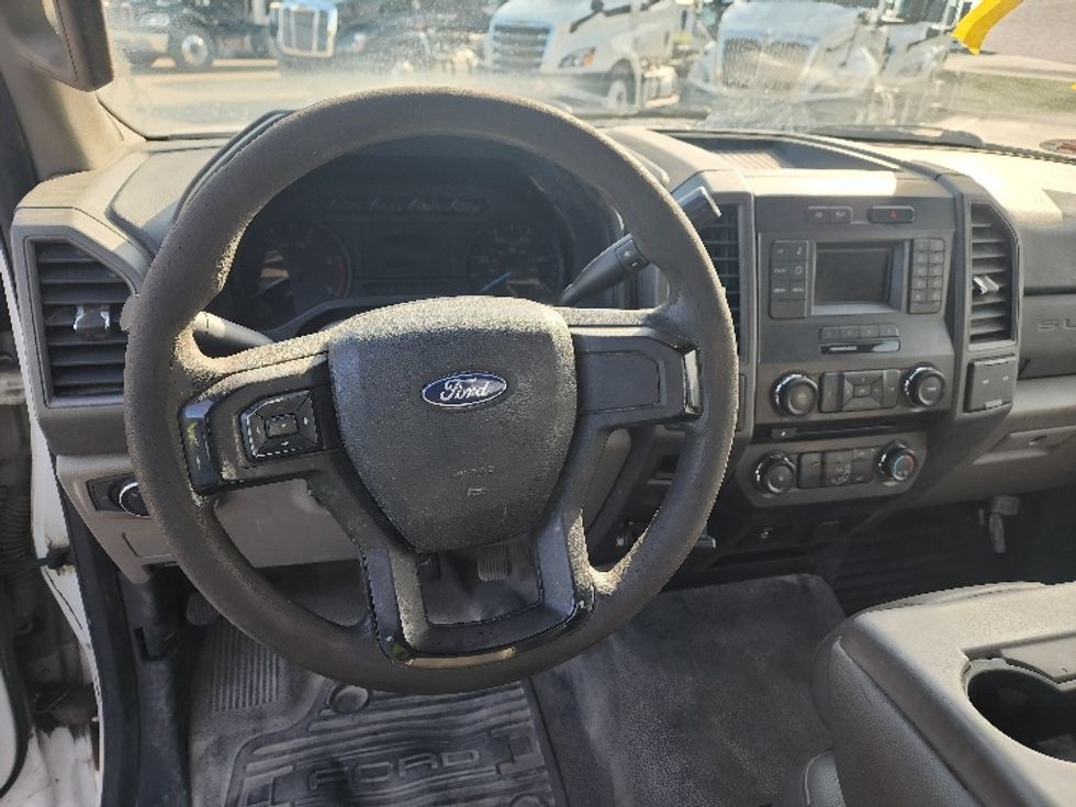 Flatbed Truck-Light and Medium Duty Trucks-Ford-2017-F350-Elkhart-IN-186,411\n\t\tmiles-$ 37,250 - Image 14