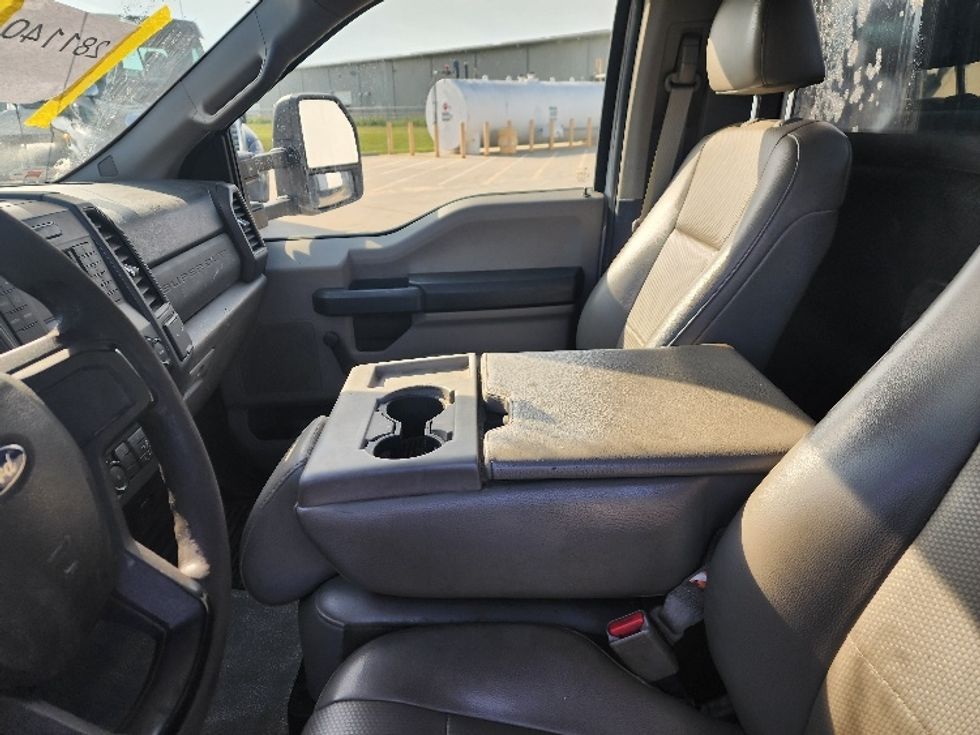 Flatbed Truck-Light and Medium Duty Trucks-Ford-2017-F350-Elkhart-IN-186,411\n\t\tmiles-$ 37,250 - Image 15