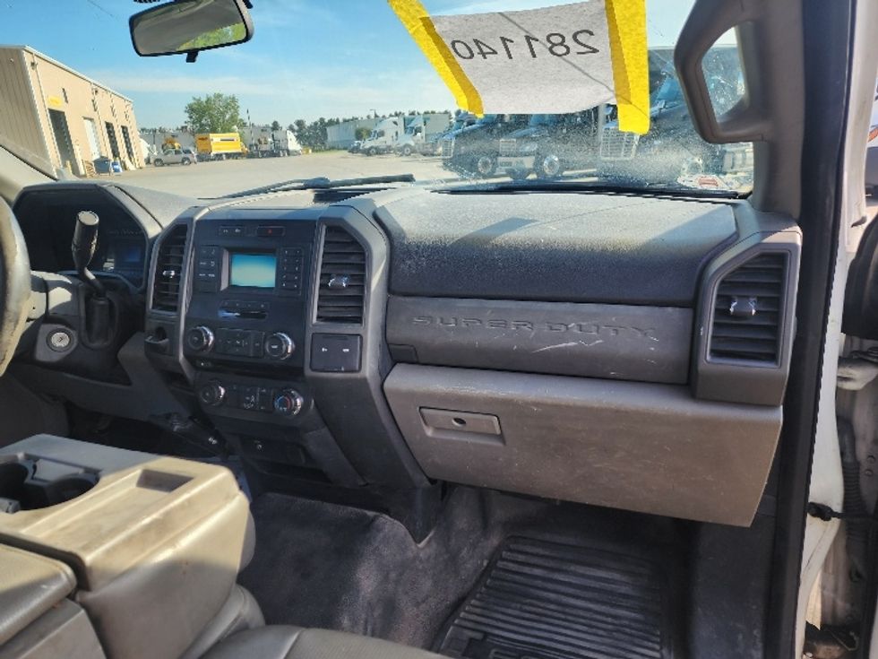 Flatbed Truck-Light and Medium Duty Trucks-Ford-2017-F350-Elkhart-IN-186,411\n\t\tmiles-$ 37,250 - Image 17