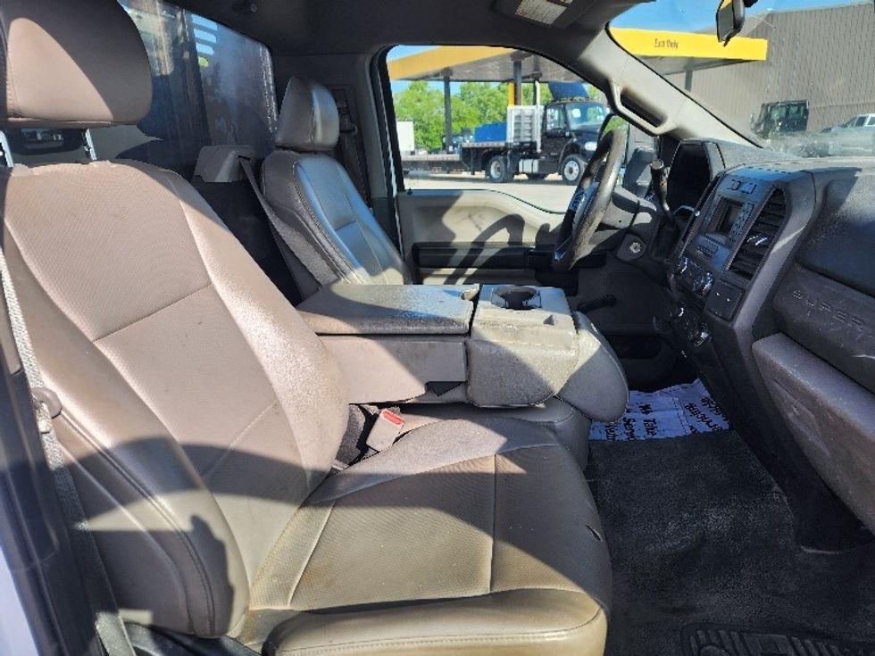 Flatbed Truck-Light and Medium Duty Trucks-Ford-2017-F350-Elkhart-IN-186,411\n\t\tmiles-$ 37,250 - Image 18