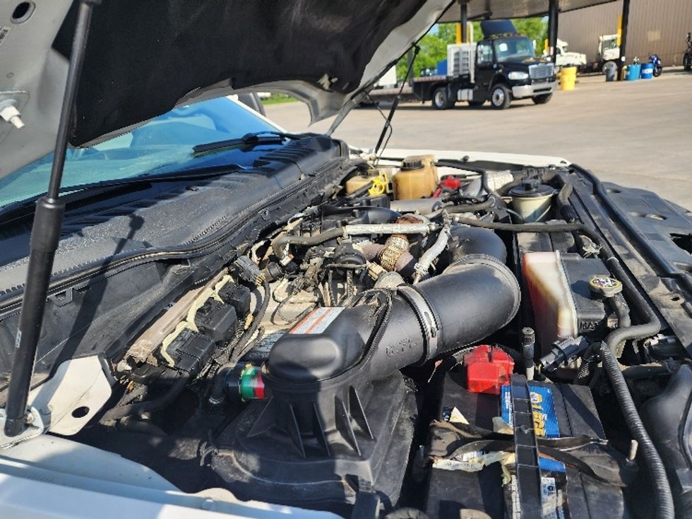 Flatbed Truck-Light and Medium Duty Trucks-Ford-2017-F350-Elkhart-IN-186,411\n\t\tmiles-$ 37,250 - Image 19