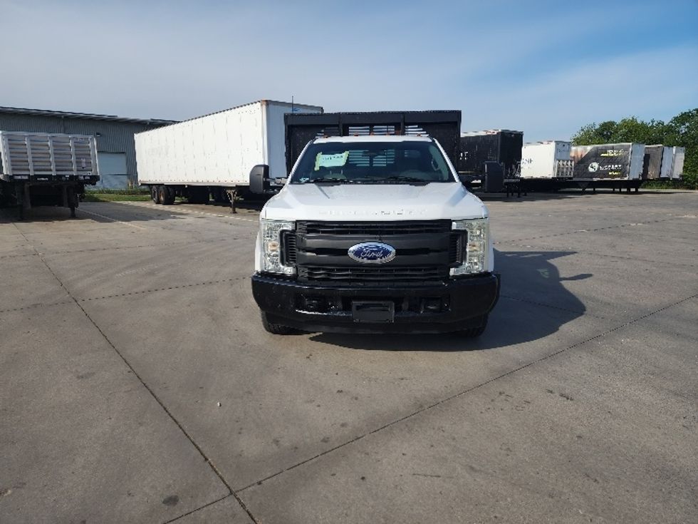 Flatbed Truck-Light and Medium Duty Trucks-Ford-2017-F350-Elkhart-IN-186,411\n\t\tmiles-$ 37,250 - Image 2