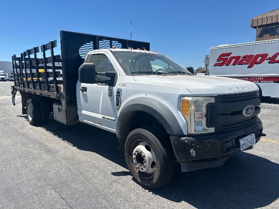 Flatbed Truck-Light and Medium Duty Trucks-Ford-2017-F450-Torrance-CA-112,814\n\t\tmiles-$ 33,000 - Image 1