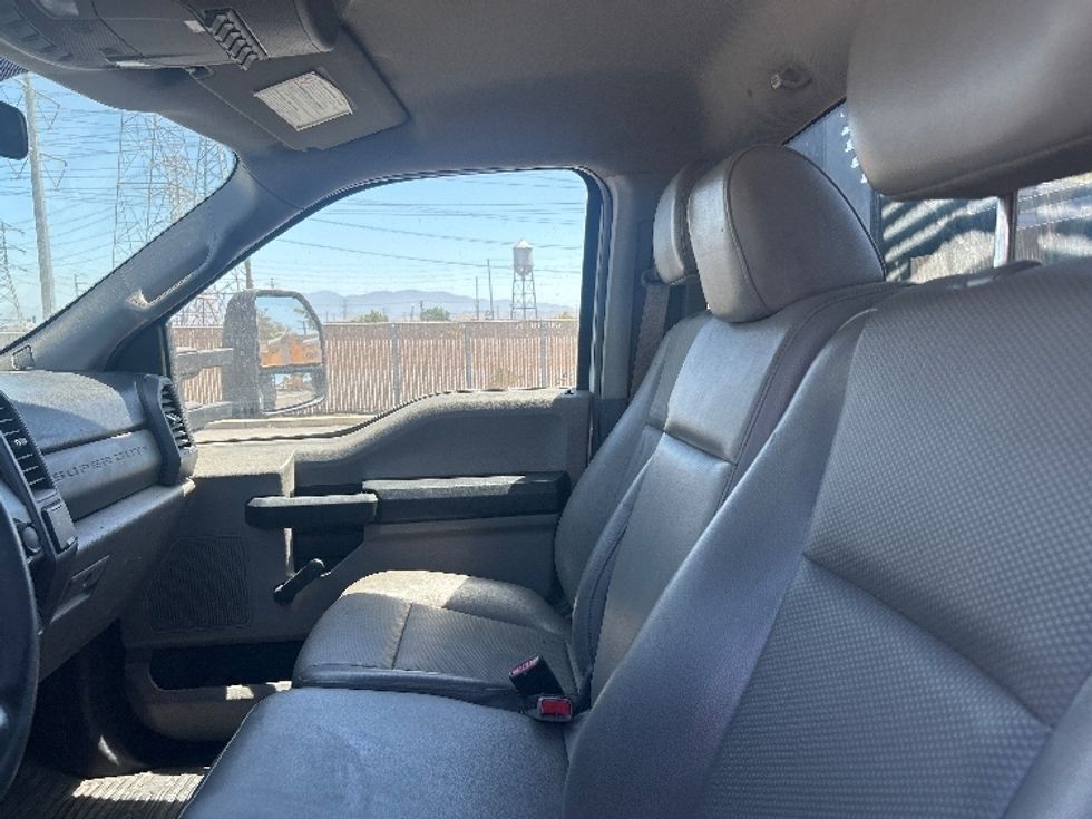 Flatbed Truck-Light and Medium Duty Trucks-Ford-2017-F450-Torrance-CA-112,814\n\t\tmiles-$ 33,000 - Image 19