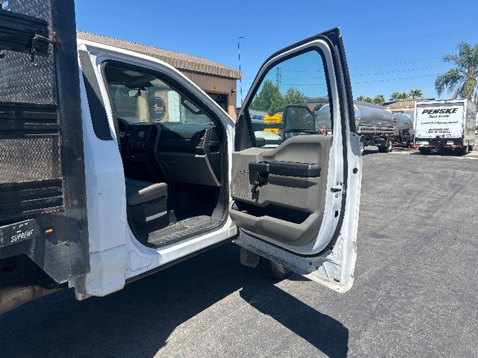 Flatbed Truck-Light and Medium Duty Trucks-Ford-2017-F450-Torrance-CA-112,814\n\t\tmiles-$ 33,000 - Image 20