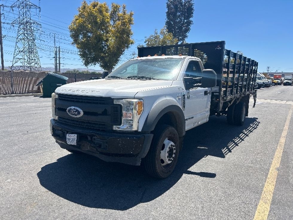 Flatbed Truck-Light and Medium Duty Trucks-Ford-2017-F450-Torrance-CA-112,814\n\t\tmiles-$ 33,000 - Image 3