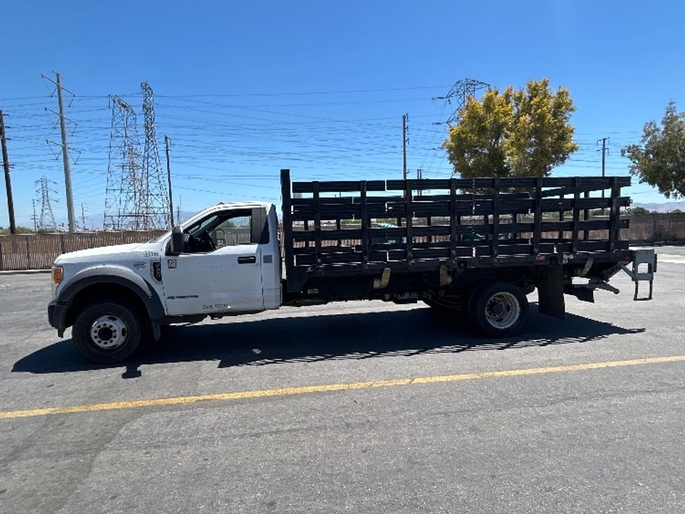 Flatbed Truck-Light and Medium Duty Trucks-Ford-2017-F450-Torrance-CA-112,814\n\t\tmiles-$ 33,000 - Image 4