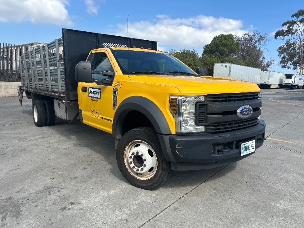 Flatbed Truck-Light and Medium Duty Trucks-Ford-2018-F450-Fontana-CA-102,611\n\t\tmiles-$ 32,250 - Image 1