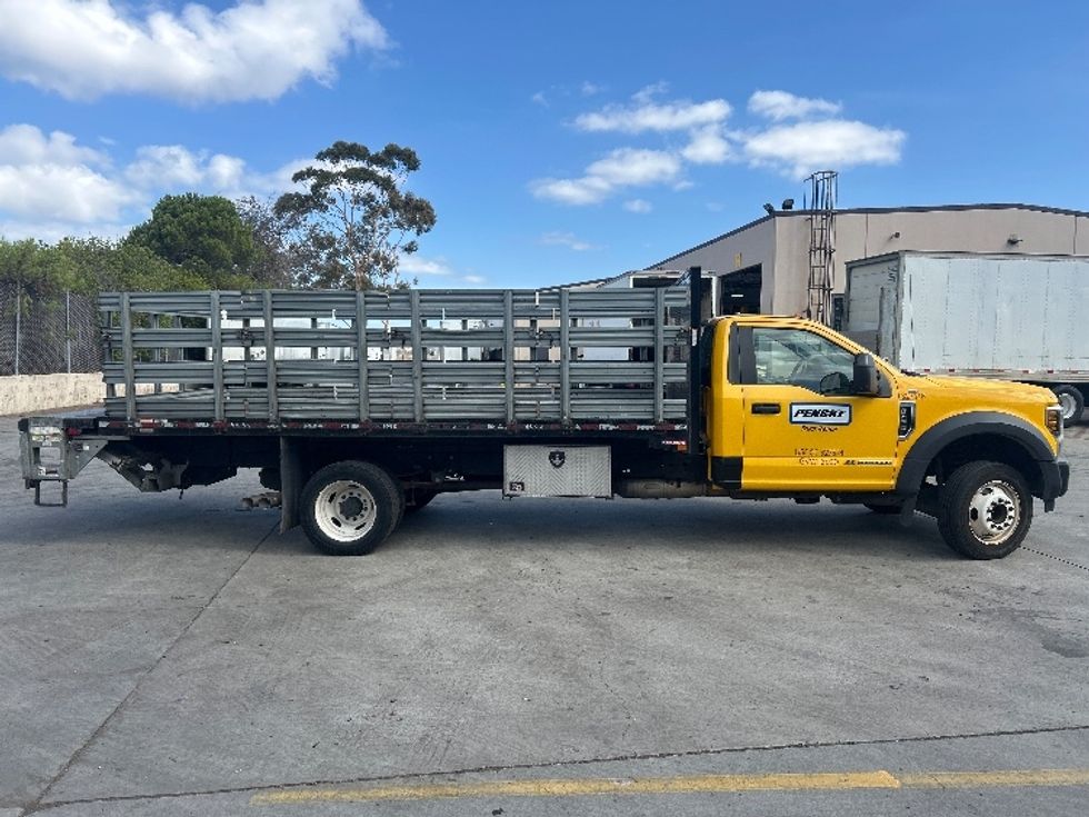 Flatbed Truck-Light and Medium Duty Trucks-Ford-2018-F450-Fontana-CA-102,611\n\t\tmiles-$ 32,250 - Image 15