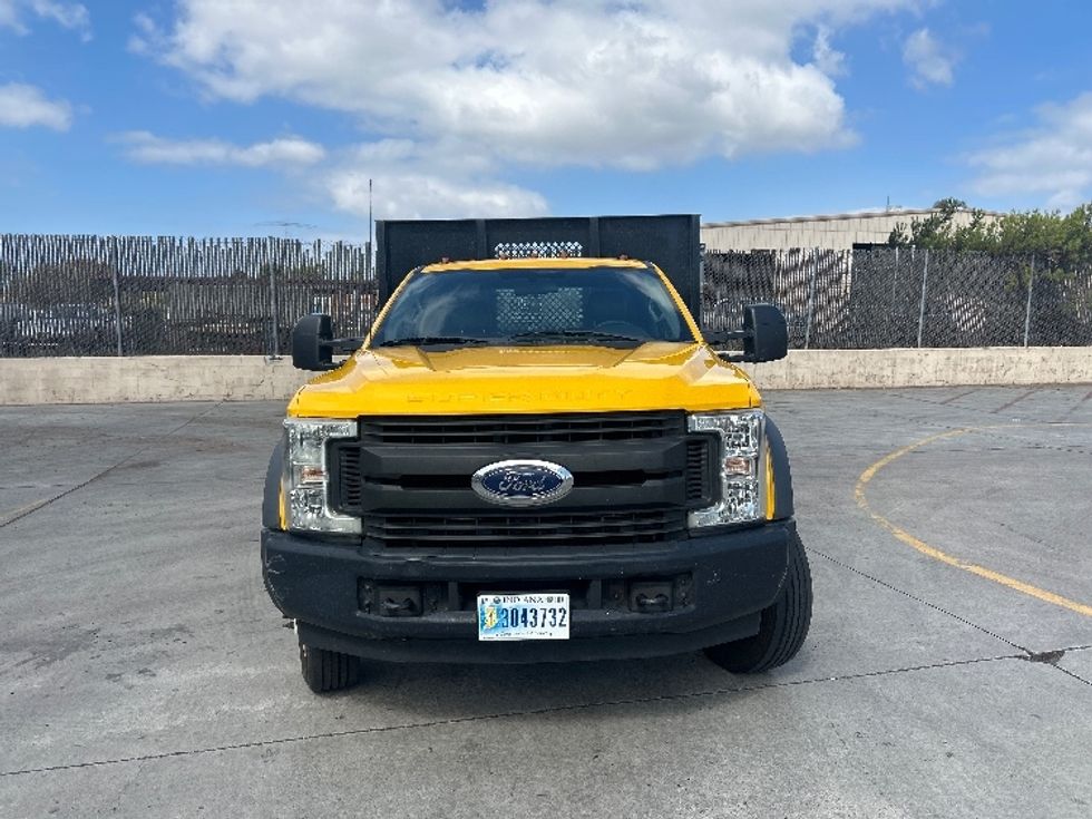 Flatbed Truck-Light and Medium Duty Trucks-Ford-2018-F450-Fontana-CA-102,611\n\t\tmiles-$ 32,250 - Image 2