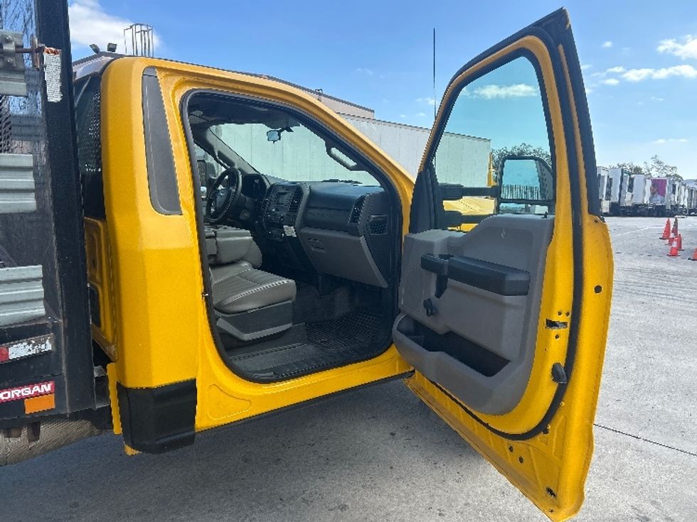 Flatbed Truck-Light and Medium Duty Trucks-Ford-2018-F450-Fontana-CA-102,611\n\t\tmiles-$ 32,250 - Image 20