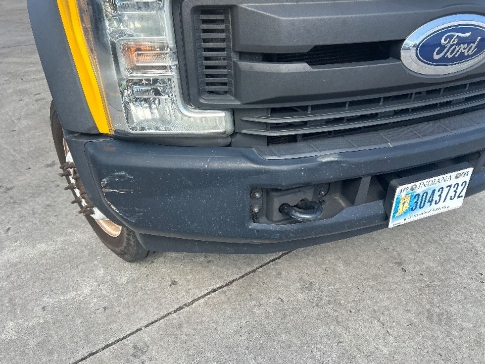 Flatbed Truck-Light and Medium Duty Trucks-Ford-2018-F450-Fontana-CA-102,611\n\t\tmiles-$ 32,250 - Image 28