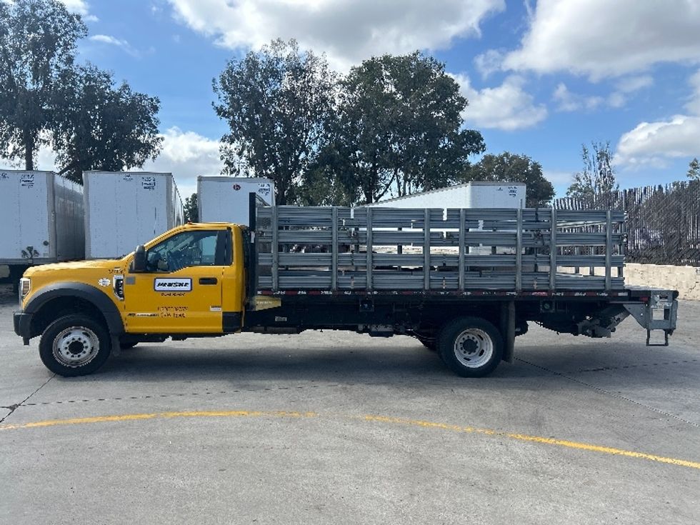 Flatbed Truck-Light and Medium Duty Trucks-Ford-2018-F450-Fontana-CA-102,611\n\t\tmiles-$ 32,250 - Image 4