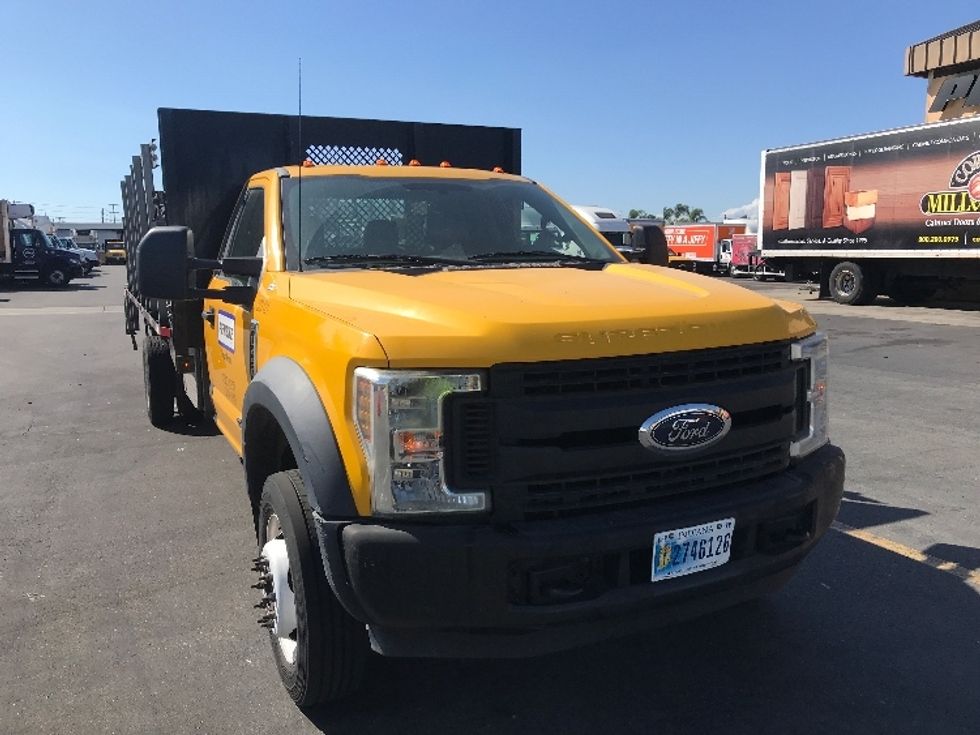 Flatbed Truck-Light and Medium Duty Trucks-Ford-2018-F450-La Mirada-CA-116,588\n\t\tmiles-$ 31,000 - Image 1
