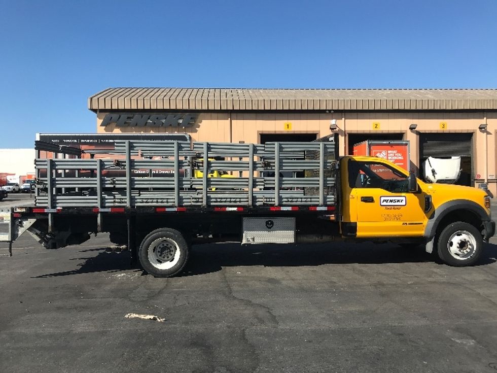 Flatbed Truck-Light and Medium Duty Trucks-Ford-2018-F450-La Mirada-CA-116,588\n\t\tmiles-$ 31,000 - Image 15