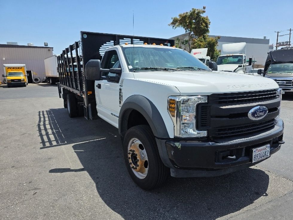 Flatbed Truck-Light and Medium Duty Trucks-Ford-2018-F550-Torrance-CA-134,919\n\t\tmiles-$ 38,500 - Image 1
