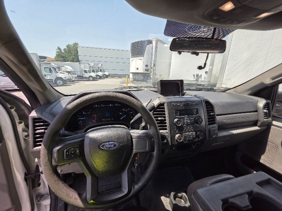 Flatbed Truck-Light and Medium Duty Trucks-Ford-2018-F550-Torrance-CA-134,919\n\t\tmiles-$ 38,500 - Image 17