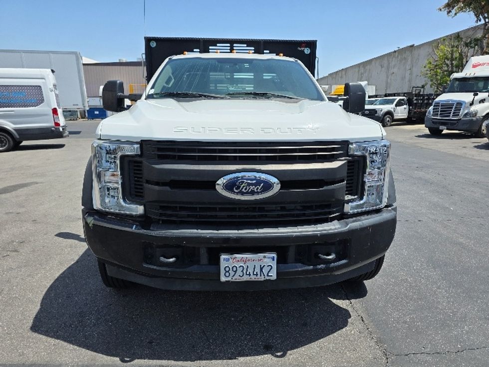 Flatbed Truck-Light and Medium Duty Trucks-Ford-2018-F550-Torrance-CA-134,919\n\t\tmiles-$ 38,500 - Image 2