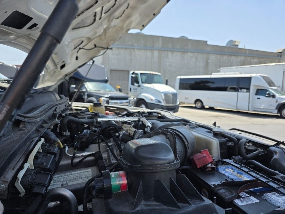 Flatbed Truck-Light and Medium Duty Trucks-Ford-2018-F550-Torrance-CA-134,919\n\t\tmiles-$ 38,500 - Image 23